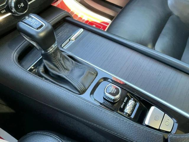 2020 Volvo XC90 T6 Momentum 6 Passenger