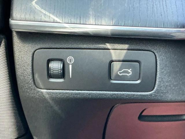2020 Volvo XC90 T6 Momentum 6 Passenger