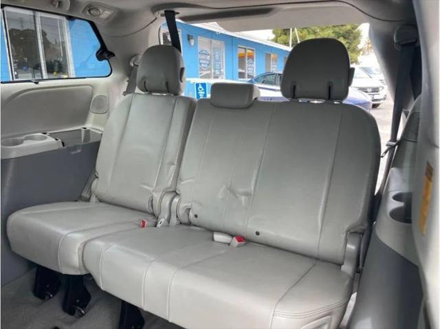 2014 Toyota Sienna Limited V6 7 Passenger