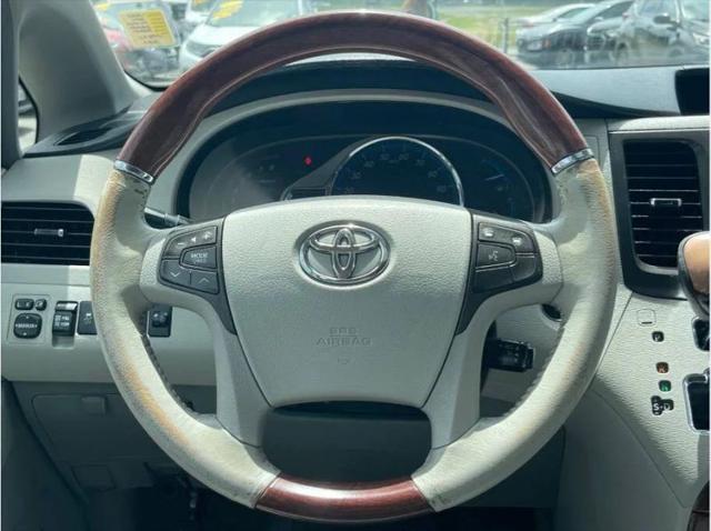 2014 Toyota Sienna Limited V6 7 Passenger