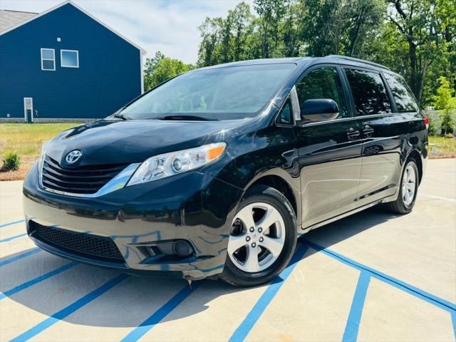 2014 Toyota Sienna LE V6 7 Passenger Mobility for sale in Wingate, NC