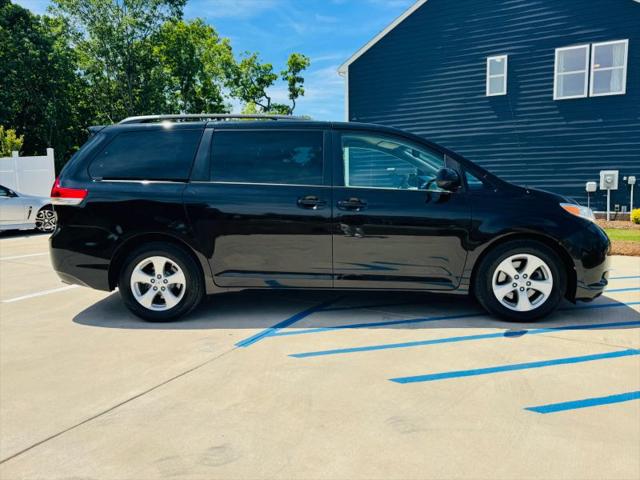 2014 Toyota Sienna LE V6 7 Passenger Mobility