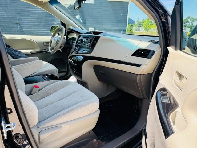 2014 Toyota Sienna LE V6 7 Passenger Mobility