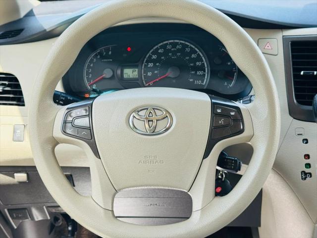 2014 Toyota Sienna LE V6 7 Passenger Mobility