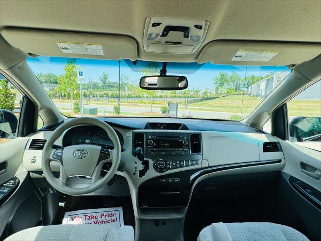 2014 Toyota Sienna LE V6 7 Passenger Mobility