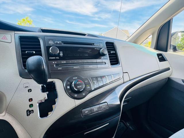 2014 Toyota Sienna LE V6 7 Passenger Mobility