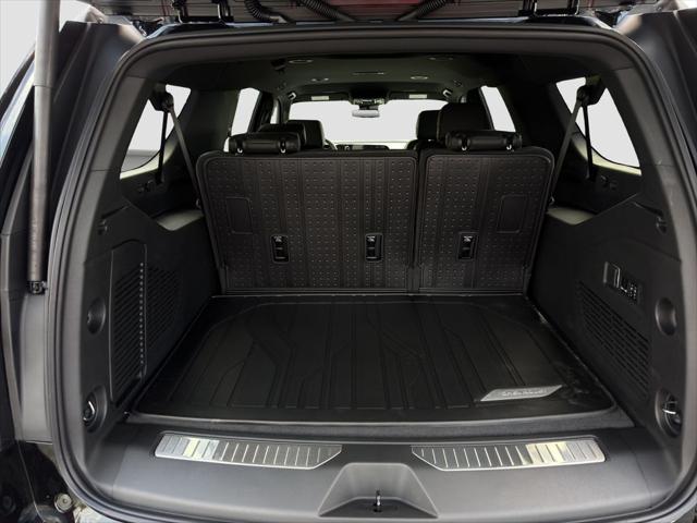 2026 Chevrolet Suburban RST, 4WD