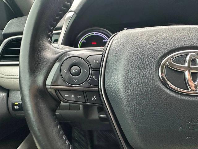 2022 Toyota Camry SE Hybrid
