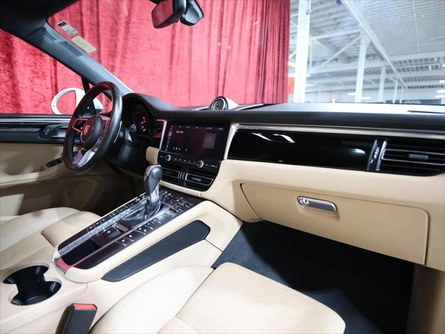 2019 Porsche Macan Macan