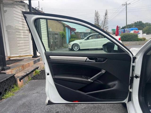 2022 Volkswagen Passat 2.0T SE