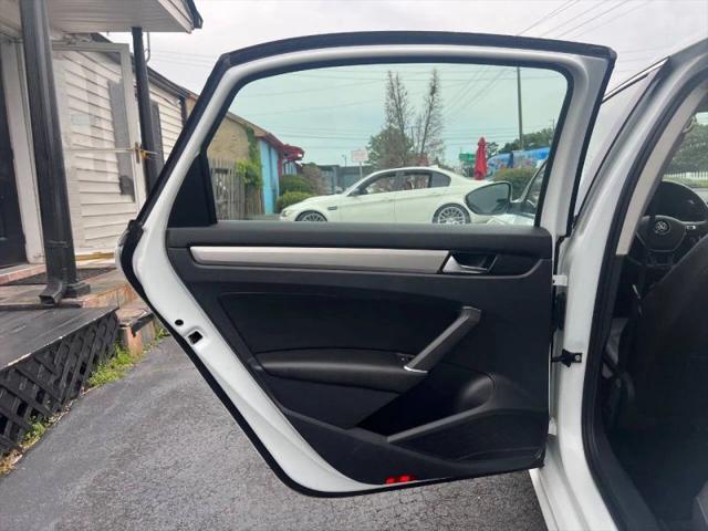 2022 Volkswagen Passat 2.0T SE