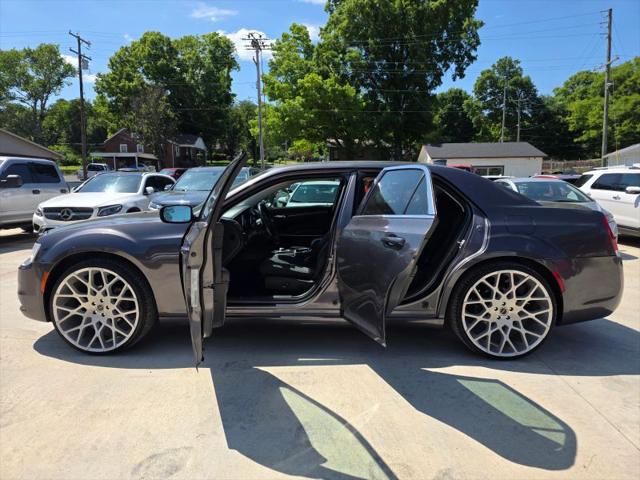 2018 Chrysler 300 Touring