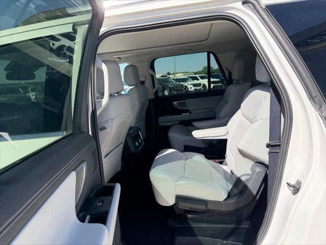 2025 Ford Expedition Platinum MAX
