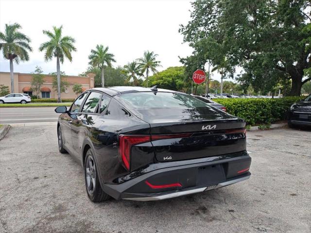2025 Kia K4 LXS