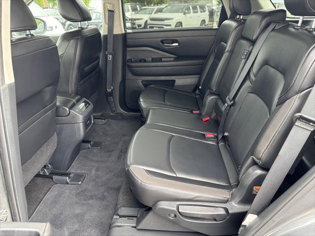Used 2025 Nissan Pathfinder SL 4WD For Sale in Bellingham, WA