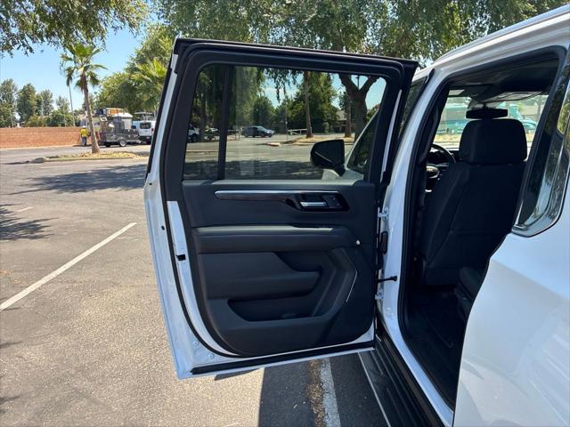 2026 Chevrolet Suburban LS, 4WD