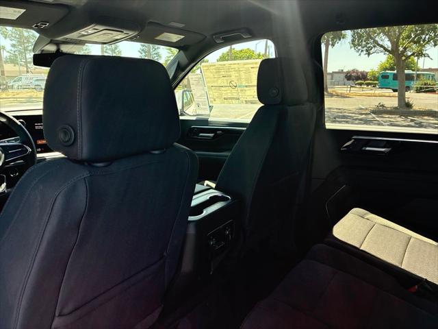 2026 Chevrolet Suburban LS, 4WD