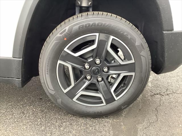 2026 Jeep Cherokee Laredo 4x4