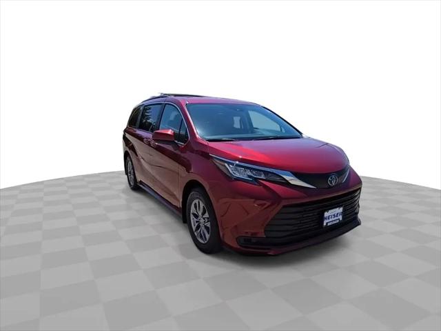 2022 Toyota Sienna LE
