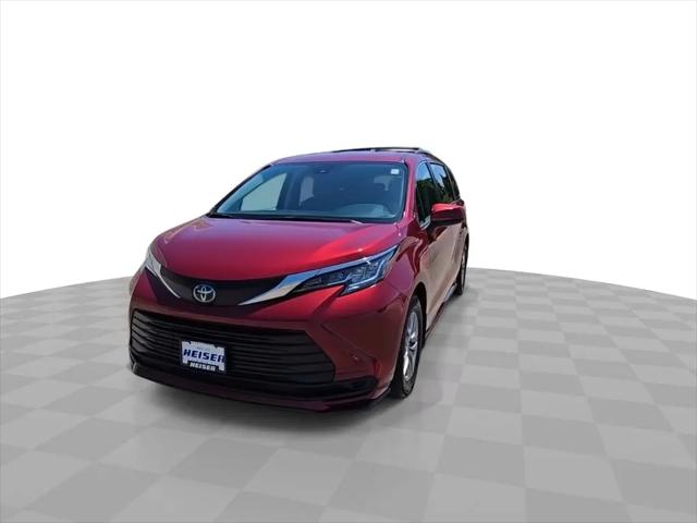 2022 Toyota Sienna LE