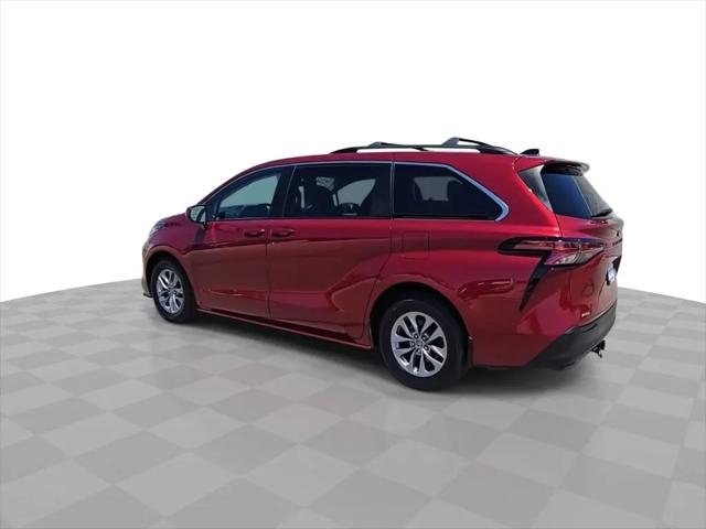 2022 Toyota Sienna LE