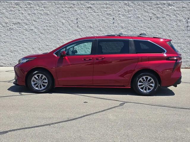 2022 Toyota Sienna LE