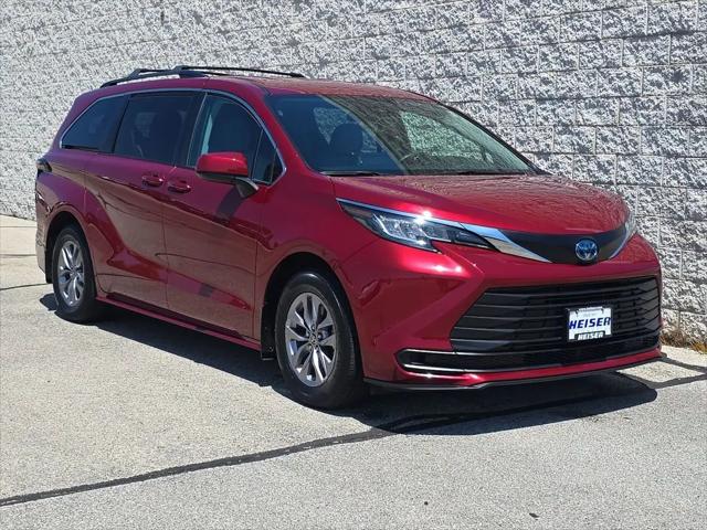 2022 Toyota Sienna LE