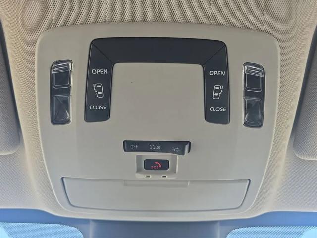 2022 Toyota Sienna LE