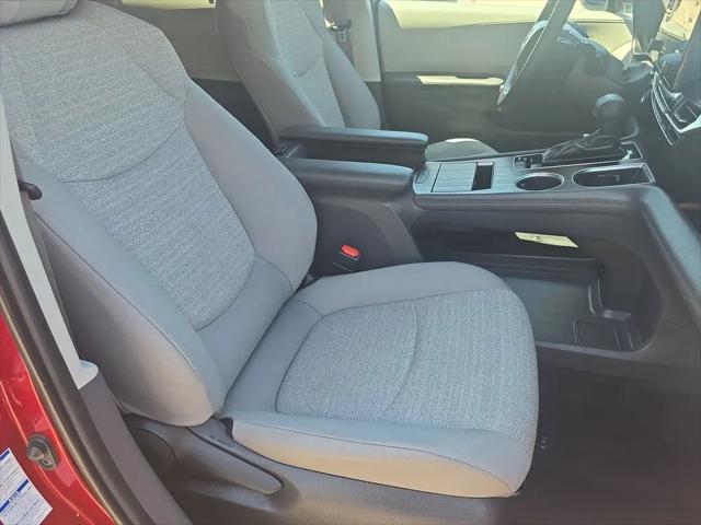 2022 Toyota Sienna LE
