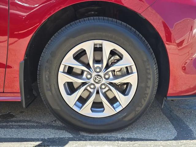 2022 Toyota Sienna LE
