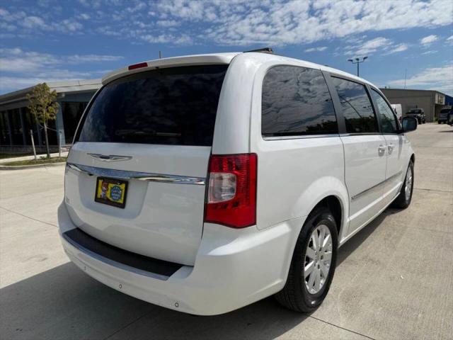 2014 Chrysler Town & Country Touring