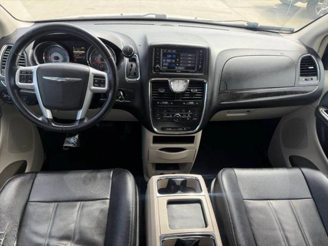 2014 Chrysler Town & Country Touring