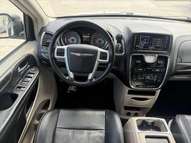 2014 Chrysler Town & Country Touring