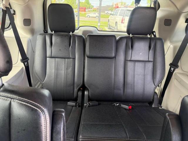 2014 Chrysler Town & Country Touring