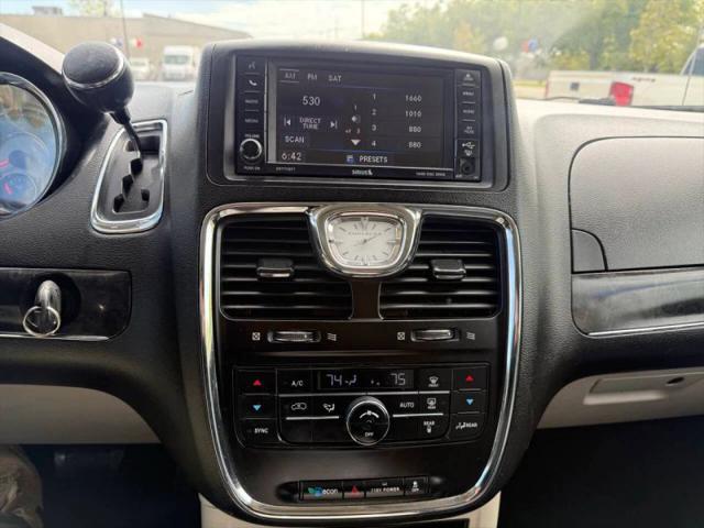 2014 Chrysler Town & Country Touring