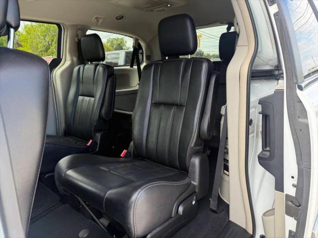 2014 Chrysler Town & Country Touring