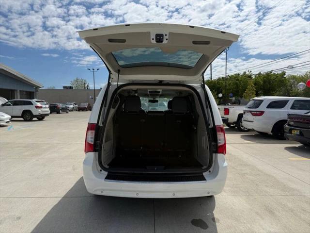 2014 Chrysler Town & Country Touring