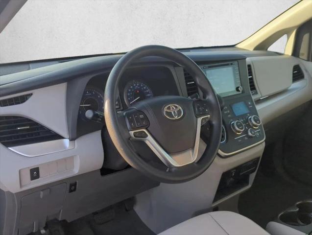 2020 Toyota Sienna LE