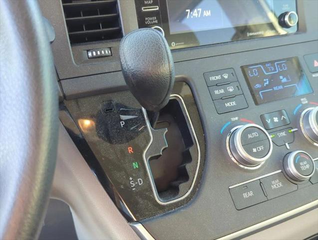 2020 Toyota Sienna LE