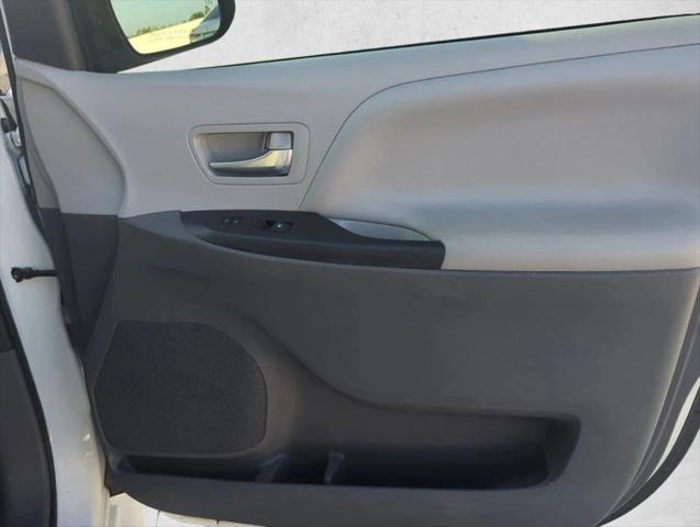 2020 Toyota Sienna LE