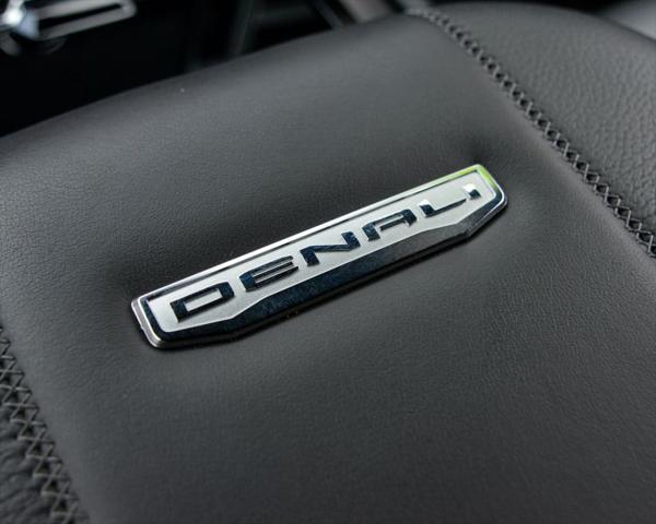 2025 GMC Yukon XL 4WD Denali