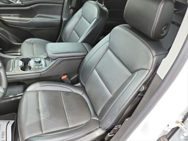 2023 GMC Acadia AWD SLT