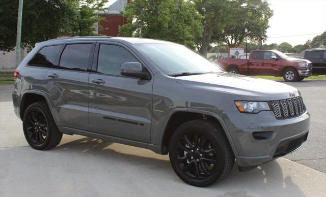 2022 Jeep Grand Cherokee Laredo X 4x4