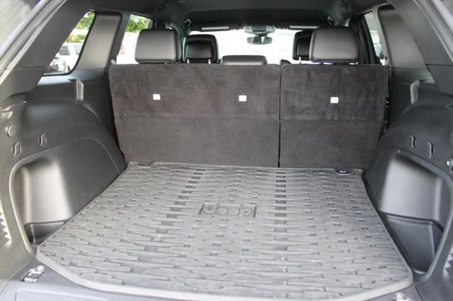 2022 Jeep Grand Cherokee Laredo X 4x4