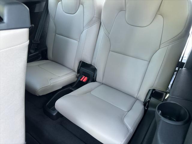 2026 Volvo XC90 Plug-In Hybrid Ultra, T8 AWD, Electric/Gasoline, Bright, 7 Seats