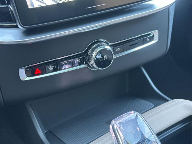 2026 Volvo XC90 Plug-In Hybrid Ultra, T8 AWD, Electric/Gasoline, Bright, 7 Seats