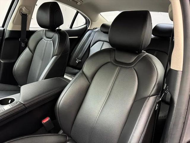 2023 Genesis G70 2.0T AWD