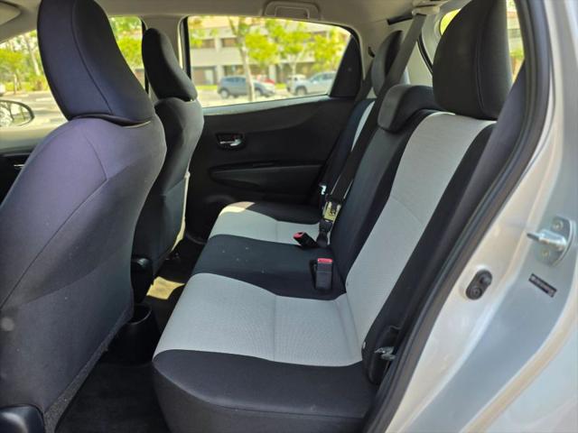 2013 Toyota Yaris LE