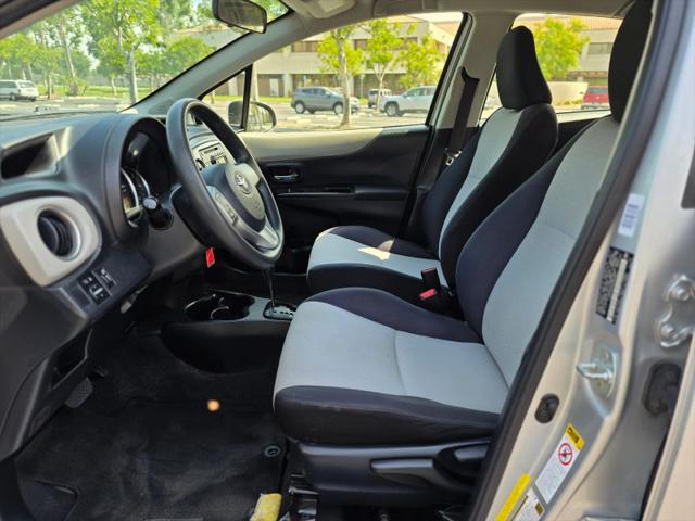 2013 Toyota Yaris LE