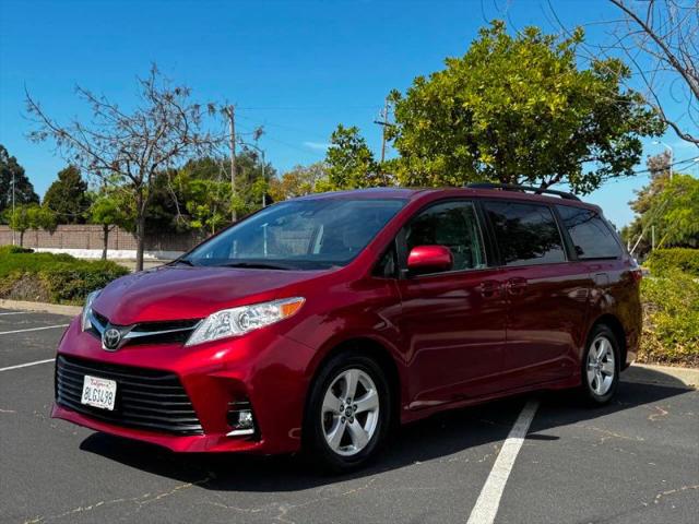2018 Toyota Sienna LE 8 Passenger